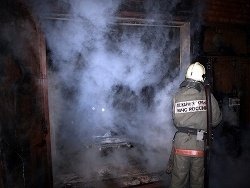 Спасатели МЧС России ликвидировали пожар в частном двухквартирном жилом доме в Юргинском МО