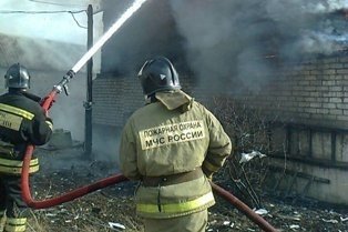 Спасатели МЧС России ликвидировали пожар в частном жилом доме в Юргинском МО