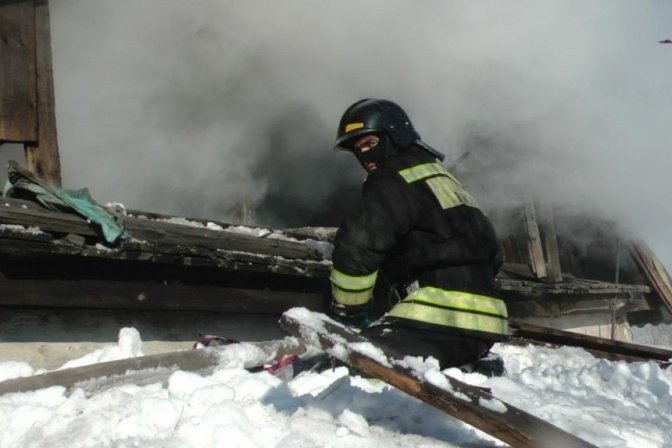 Спасатели МЧС России ликвидировали пожар в частном доме под дачу в Юргинском МО